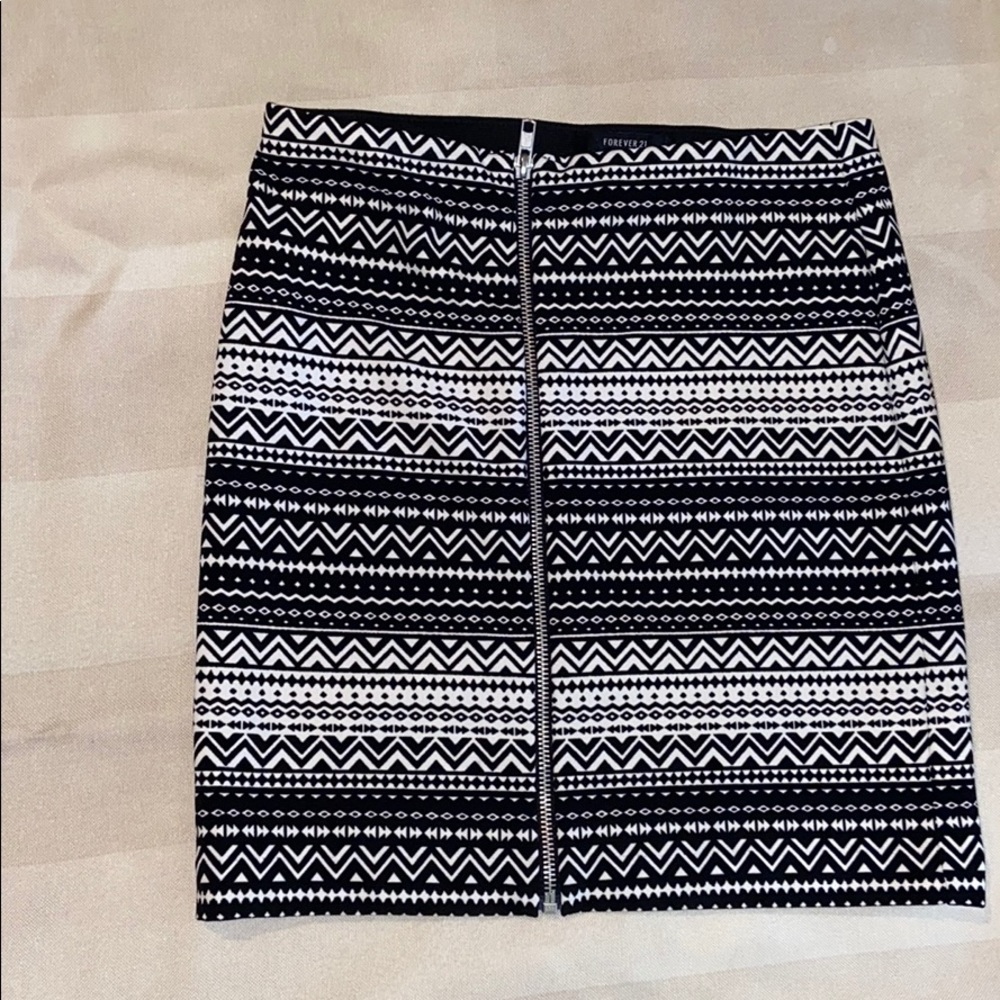 Patterned Mini Skirt!! - Picture 2 of 2